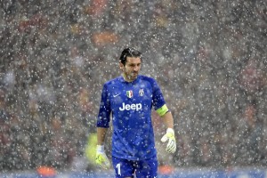 开云体育app-霍勒迪持续制造杀伤，太阳制霸活塞，当个人锋芒照亮团队胜利