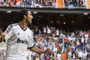 开云体育官网-莫德里奇压力下完成爆发，巴西逆转沙特，足球场上的两种王冠